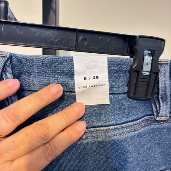 Good American Good Waist Skinny Jeans - Picture 10 of 13